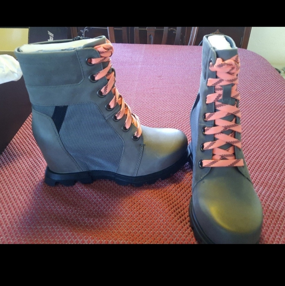 SOREL Joan of Artic Wedge III Lexie, size 7